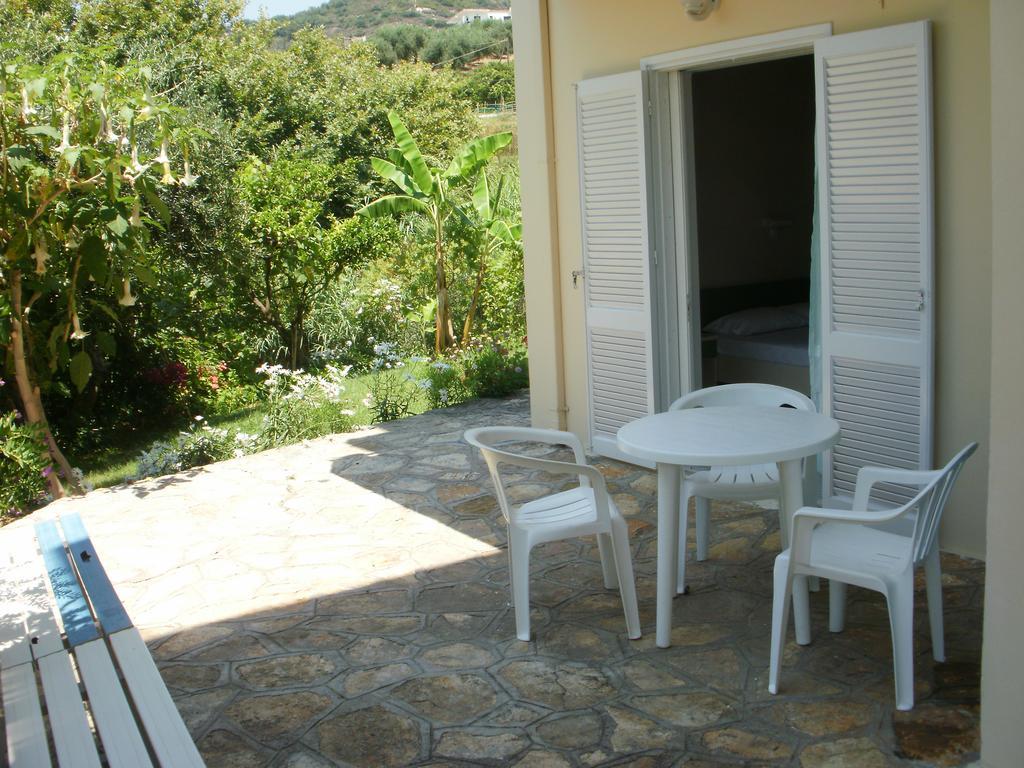 Triantis Apartments Lygia  Rum bild
